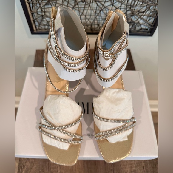 Brand new in box - Dreampairs strappy sandals - gold and rhinestone - Picture 4 of 9